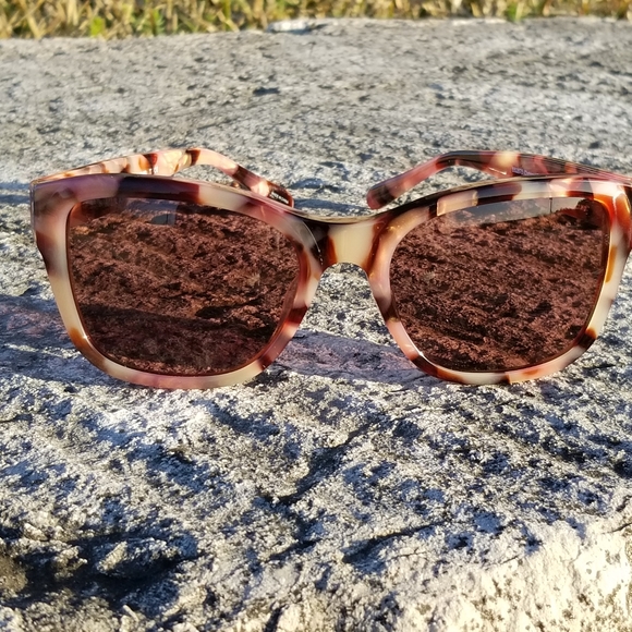 Coach Accessories - 🆕️Coach Square OXBLOOD TORT Sunglasses